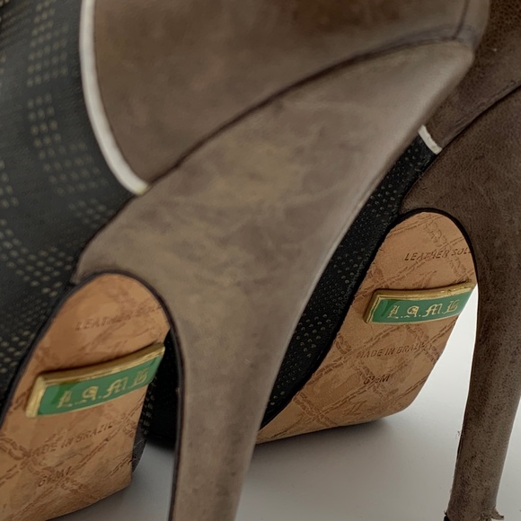 L.A.M.B Pinup LEATHER PEEP TOE PUMP STRAP HEELS - Picture 7 of 8